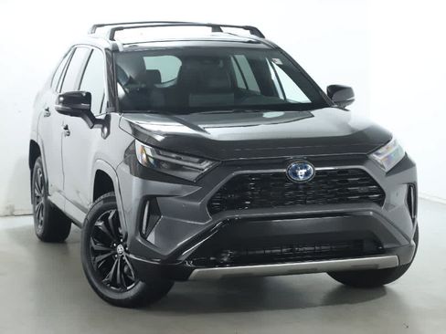 Used 2024 Toyota RAV4 XSE w/ Advanced Technology Package AWD/4WD image 2