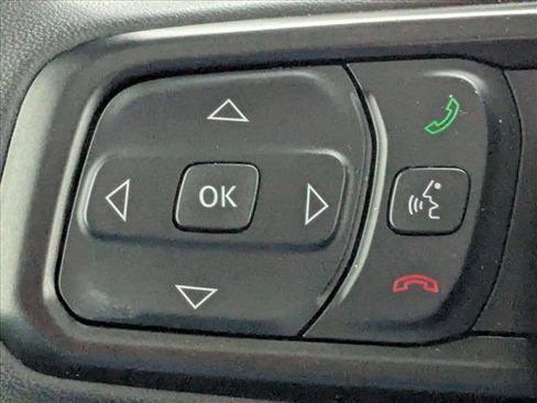 Used 2024 Jeep Wrangler Rubicon image 11