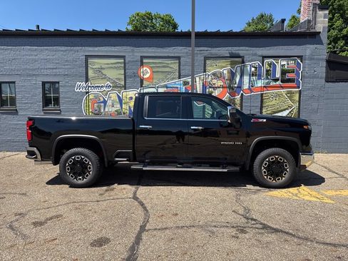 New 2026 Chevrolet Silverado 2500 LTZ w/ LTZ Premium Package AWD/4WD image 34