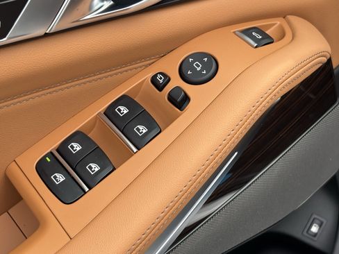 Used 2026 BMW X5 xDrive50e w/ Executive Package image 15