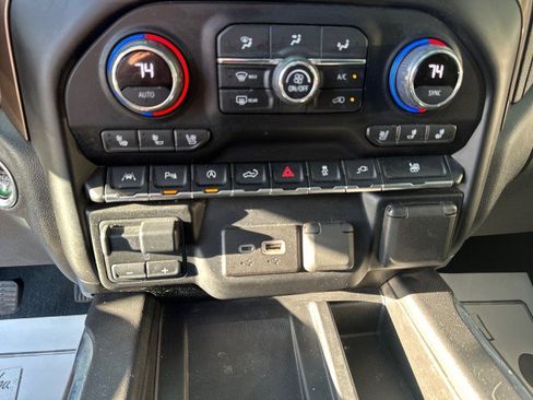 Used 2020 Chevrolet Silverado 1500 High Country w/ Technology Package image 18