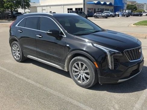 Used 2022 Cadillac XT4 Premium Luxury w/ Technology Package FWD image 5