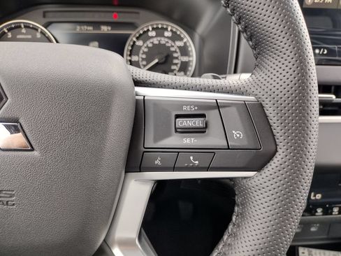 New 2026 Mitsubishi Outlander LE AWD/4WD image 28