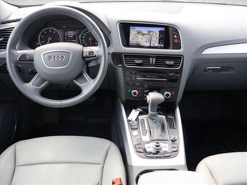 Used 2017 Audi Q5 2.0T Premium Plus w/ Technology Package AWD/4WD image 22