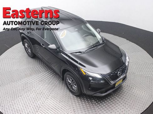 Used 2023 Nissan Rogue S AWD/4WD image 3