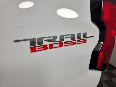 Used 2024 Chevrolet Colorado Trail Boss w/ Advanced Trailering Package AWD/4WD image 12