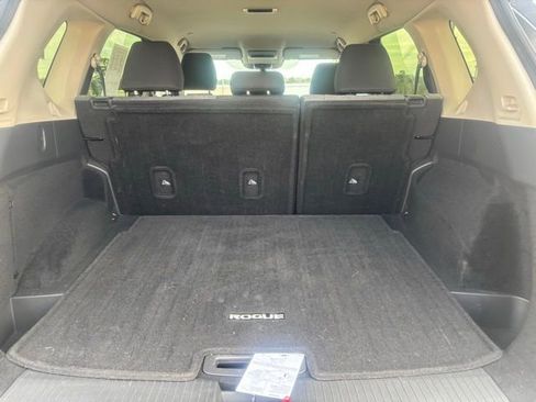 Used 2023 Nissan Rogue SV image 8