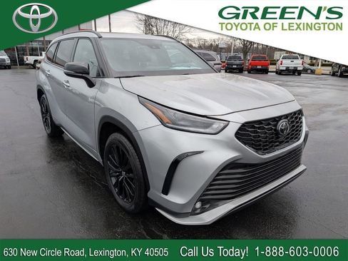 Used 2024 Toyota Highlander XSE image 1