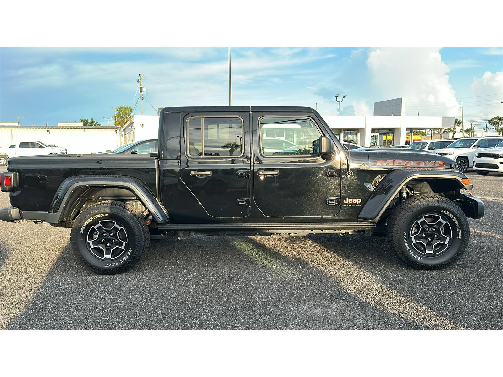Used 2023 Jeep Gladiator Mojave w/ Cold Weather Group AWD/4WD image 7