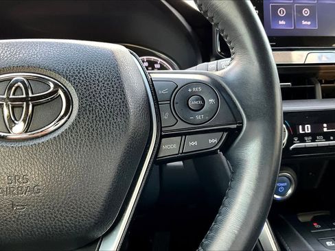 Used 2021 Toyota Venza XLE w/ Carpet Mat Package (TMS) image 23