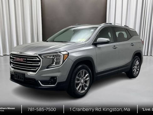 Used 2024 GMC Terrain SLT AWD/4WD image 1