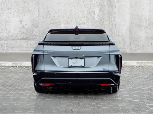 New 2025 Cadillac Lyriq Luxury image 9