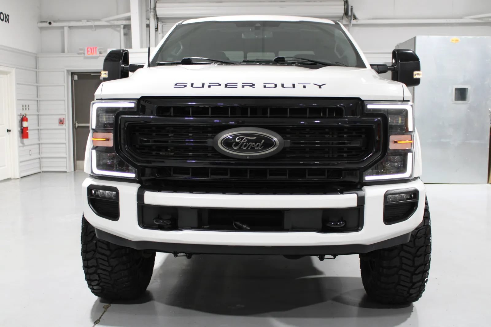 Used 2022 Ford F250 Lariat w/ Tremor Off-Road Package AWD/4WD image 2