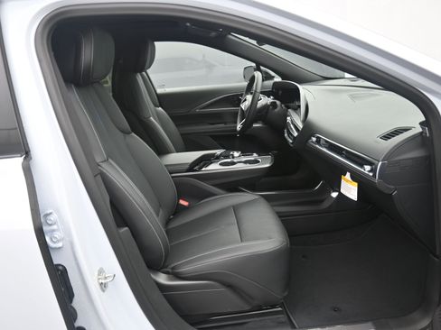 New 2026 Cadillac Lyriq Luxury image 13