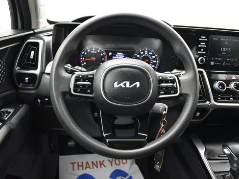 Used 2023 Kia Sorento LX FWD image 20