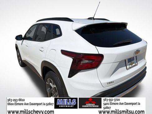 Used 2025 Chevrolet Trax LT w/ Driver Confidence Package FWD image 7
