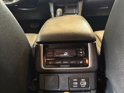 Used 2023 Subaru Ascent Onyx Edition Limited AWD/4WD image 32