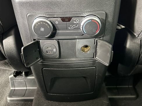 Used 2022 Ford Explorer XLT w/ Equipment Group 202A AWD/4WD image 18