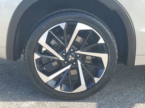 Used 2024 Mitsubishi Outlander SEL image 5
