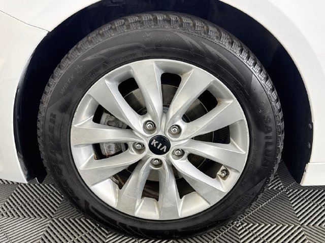Used 2018 Kia Optima LX w/ 17" Alloy Wheels Package FWD image 34