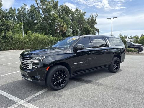 Used 2023 Chevrolet Suburban High Country w/ Advanced Technology Package RWD image 7