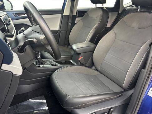 Used 2022 Volkswagen Taos SE image 10