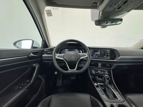 Used 2024 Volkswagen Jetta SE image 20