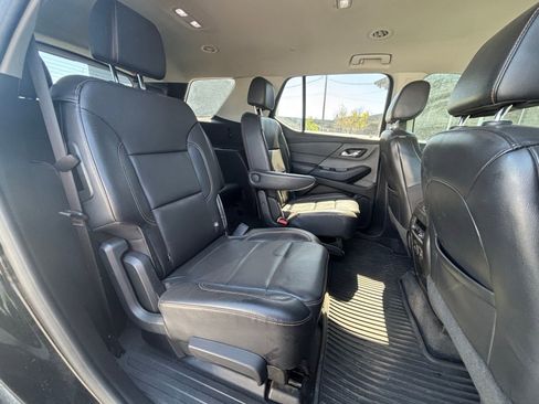 Used 2019 Chevrolet Traverse LT w/ LT Premium Package AWD/4WD image 19