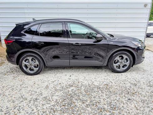 Used 2025 Ford Escape ST-Line w/ Cold Weather Package FWD image 2