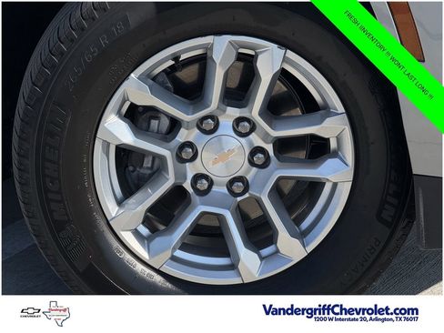 Certified 2025 Chevrolet Tahoe LS RWD image 9