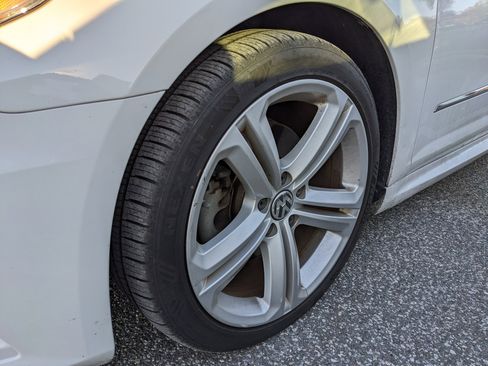 Used 2013 Volkswagen CC R-Line image 7