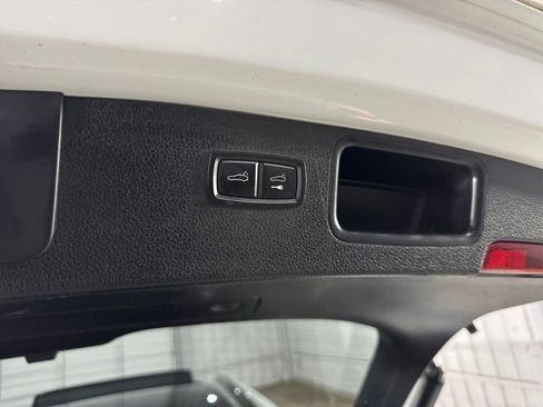 Used 2018 Porsche Macan AWD/4WD image 54