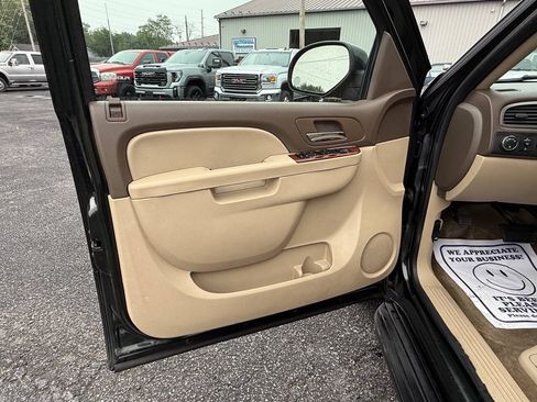 Used 2013 Chevrolet Avalanche LS AWD/4WD image 12