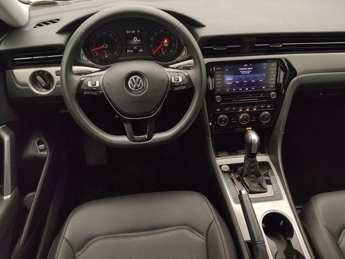 Used 2022 Volkswagen Passat 2.0T SE image 22