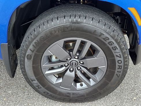 Used 2025 Nissan Frontier SV w/ Tow Package AWD/4WD image 7