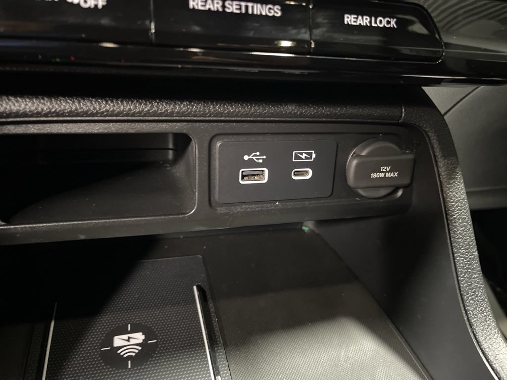 Used 2025 Honda Pilot TrailSport image 37