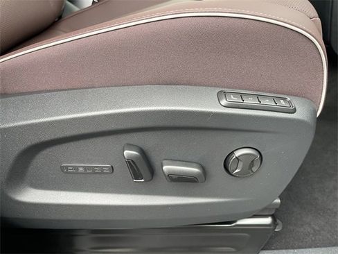 New 2025 Volkswagen ID. Buzz Pro S image 26