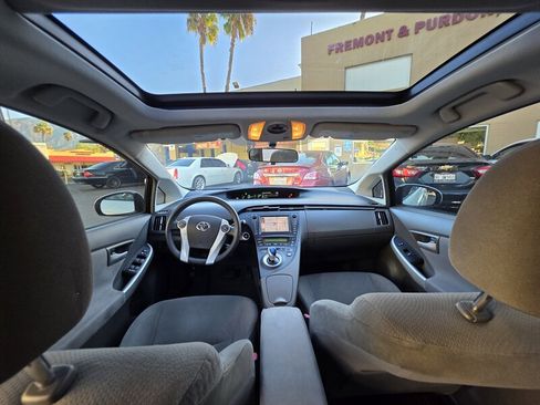 Used 2011 Toyota Prius Three w/ Solar Roof Pkg FWD image 13