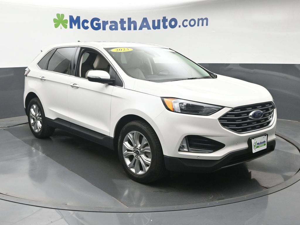 Used 2023 Ford Edge Titanium AWD/4WD image 2