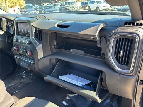 Used 2021 Chevrolet Silverado 1500 LT image 41