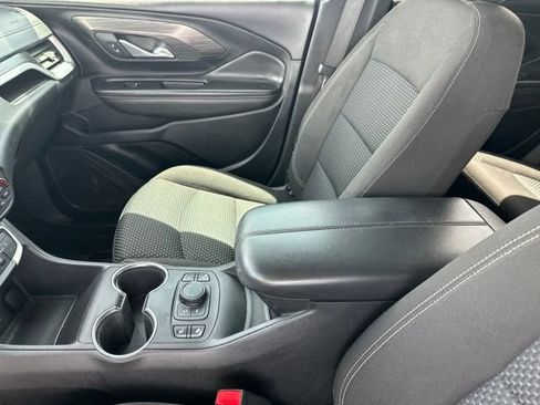 Used 2022 GMC Terrain SLE w/ Driver Convenience Package FWD image 14