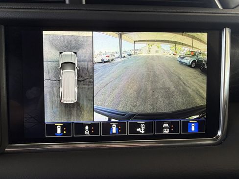 Used 2022 GMC Yukon Denali AWD/4WD image 25