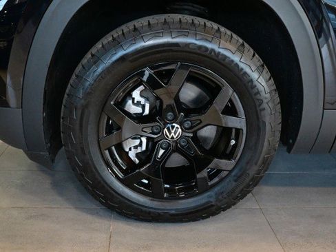 Used 2024 Volkswagen Atlas Peak Edition SE image 49