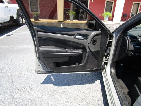 Used 2019 Chrysler 300 S image 21