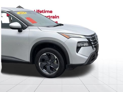 Certified 2024 Nissan Rogue SV FWD image 8