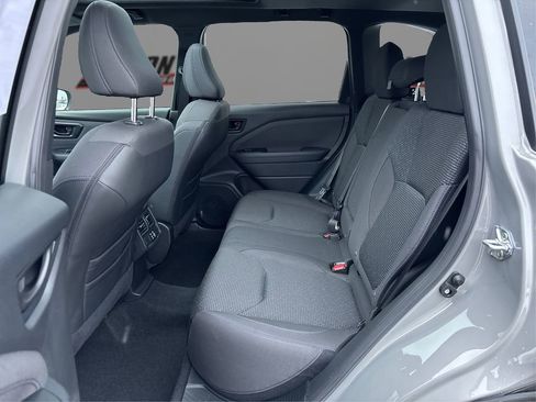 Used 2025 Subaru Forester Premium AWD/4WD image 10