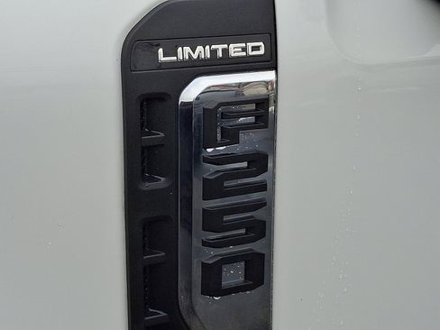Used 2024 Ford F250 Limited w/ FX4 Off-Road Package image 31