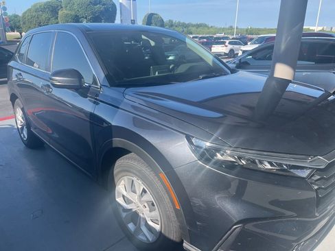 Used 2024 Honda CR-V LX image 3