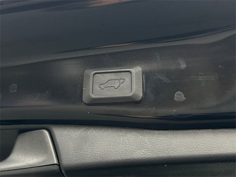 Certified 2022 Toyota RAV4 XLE w/ Convenience Package image 7