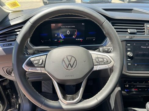 Used 2023 Volkswagen Tiguan SE FWD image 11